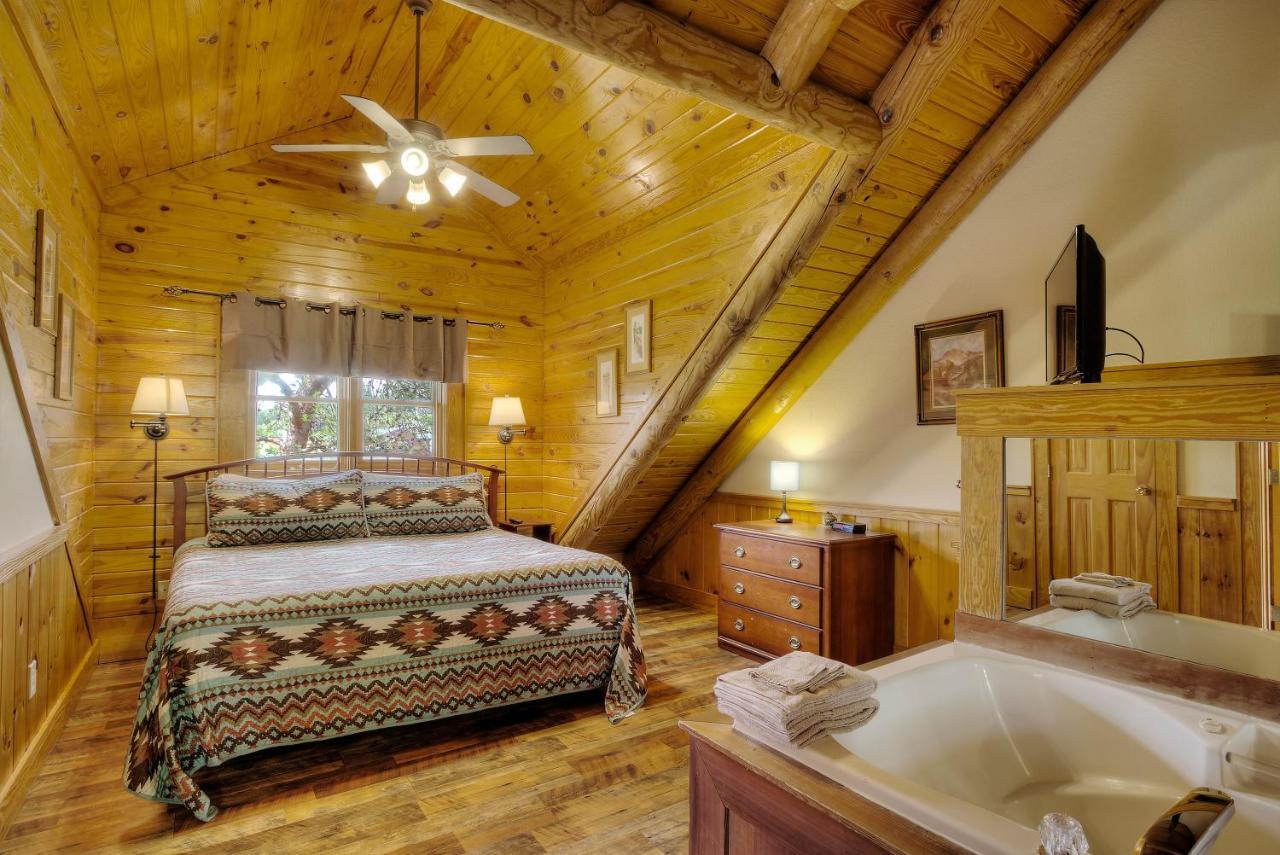 Great Wolf Cabin In Pigeon Forge! Vila Exterior foto