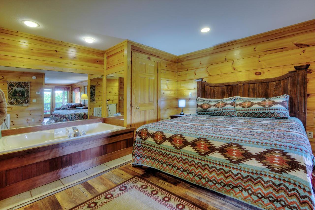 Great Wolf Cabin In Pigeon Forge! Vila Exterior foto