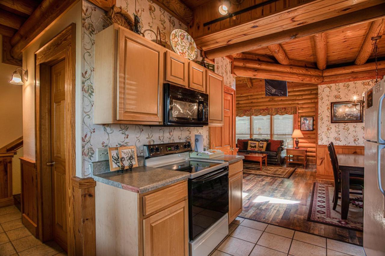 Great Wolf Cabin In Pigeon Forge! Vila Exterior foto
