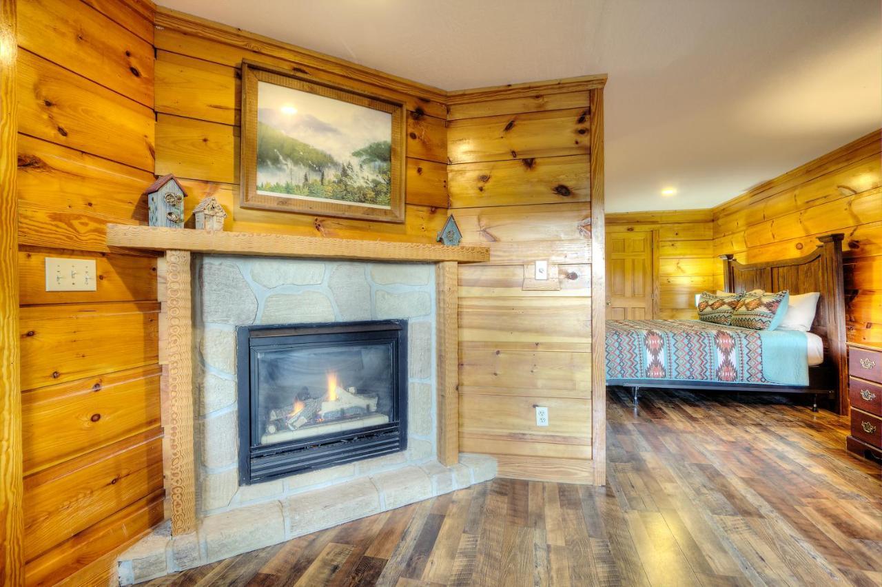 Great Wolf Cabin In Pigeon Forge! Vila Exterior foto