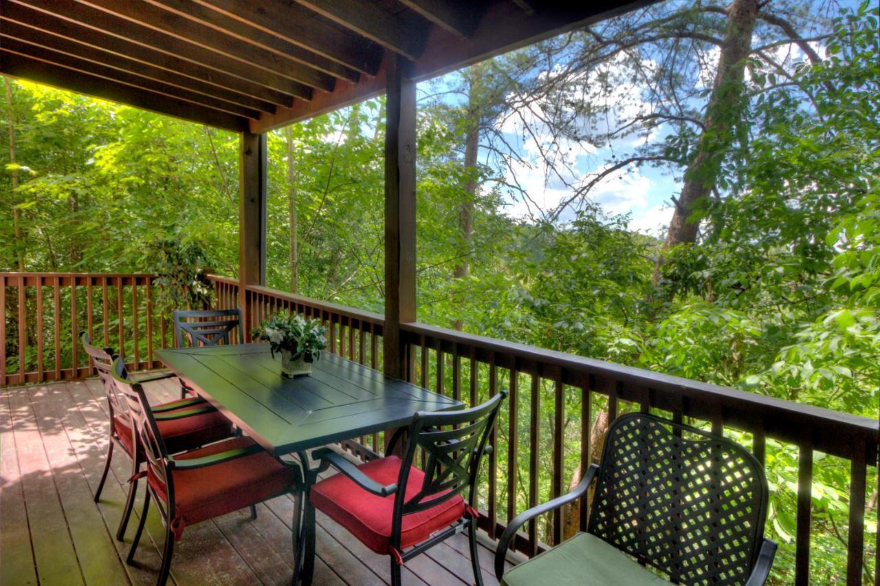 Great Wolf Cabin In Pigeon Forge! Vila Exterior foto