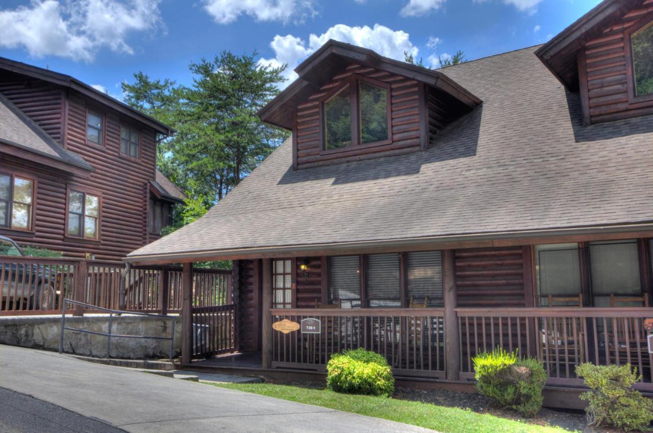 Great Wolf Cabin In Pigeon Forge! Vila Exterior foto