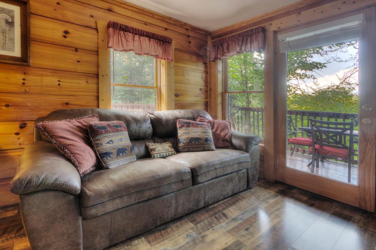 Great Wolf Cabin In Pigeon Forge! Vila Exterior foto