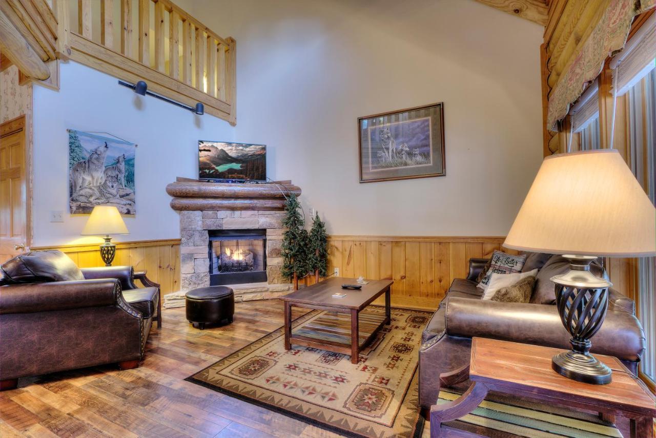 Great Wolf Cabin In Pigeon Forge! Vila Exterior foto