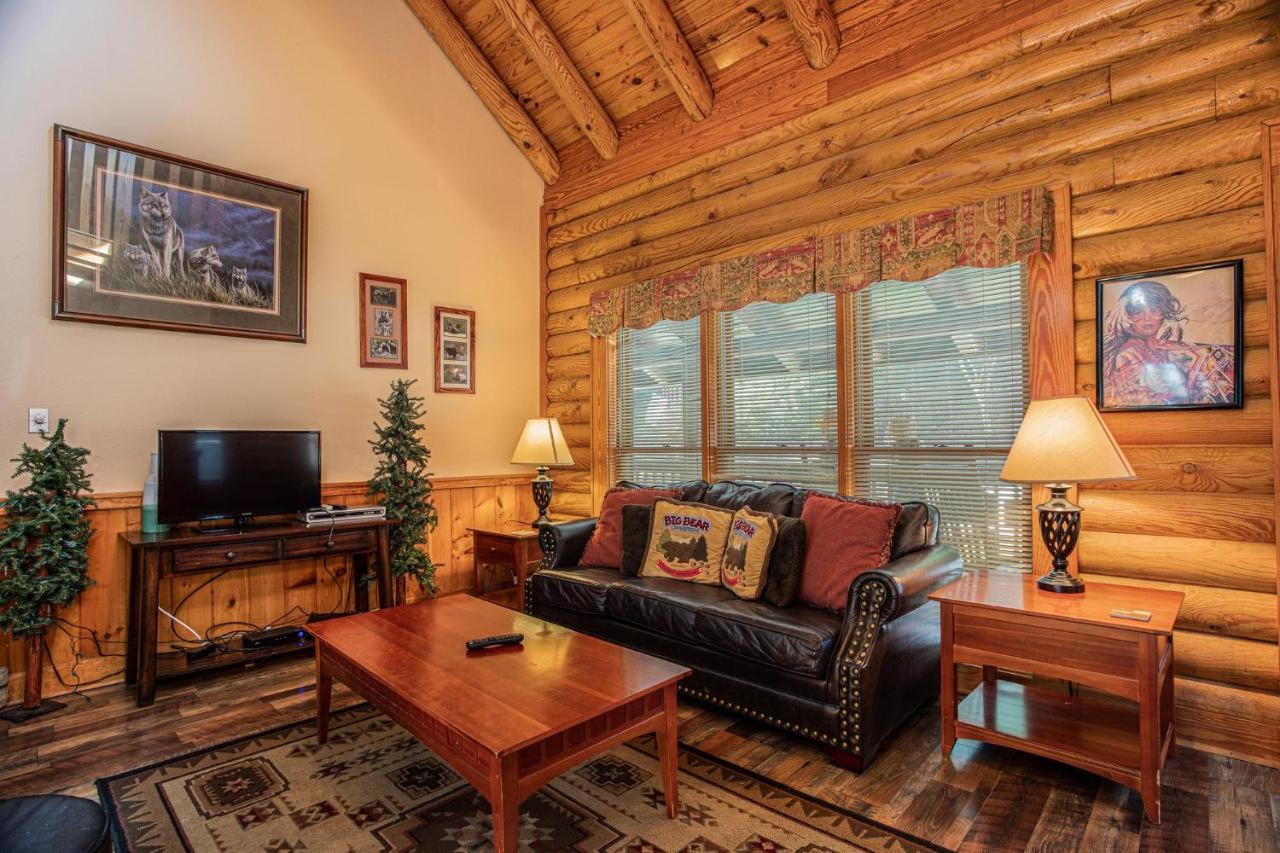 Great Wolf Cabin In Pigeon Forge! Vila Exterior foto